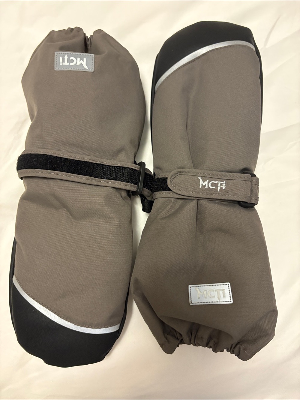 Kids XS Waterproof gray & black Winter Mittens reflective NWOT